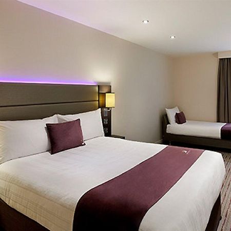 Premier Inn Liverpool Rainhill Exteriör bild